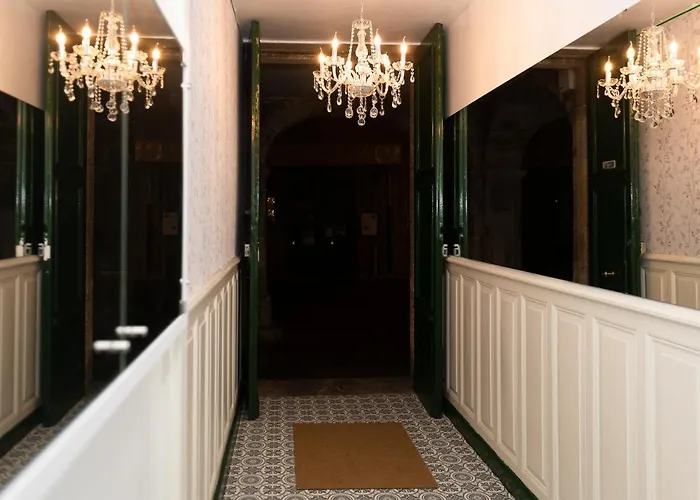 Santa Cruz * Сантьяго-де-Компостела