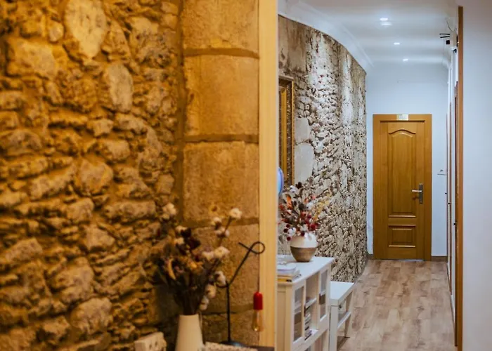 Santa Cruz * Сантьяго-де-Компостела